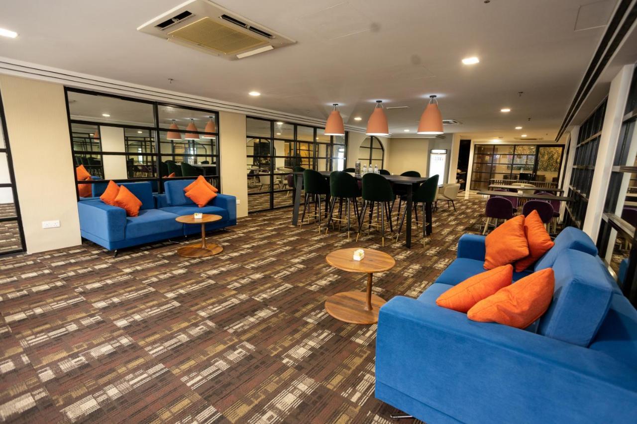 Hotel Citrus By Compass Hospitality Johor Bahru